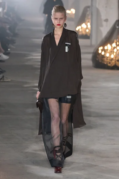 Look 38